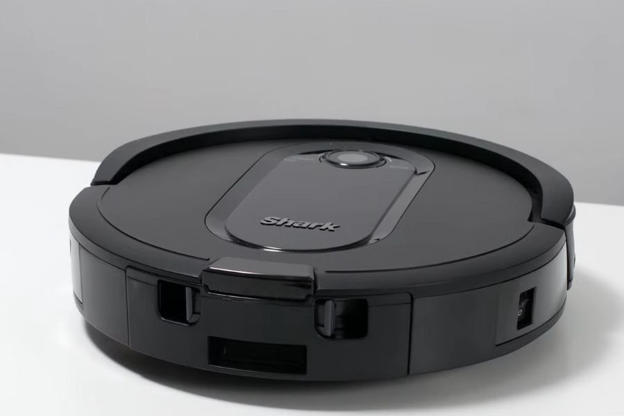 Read more about the article Shark Robot Vacuum Review:The Ultimate Cleaning Companion